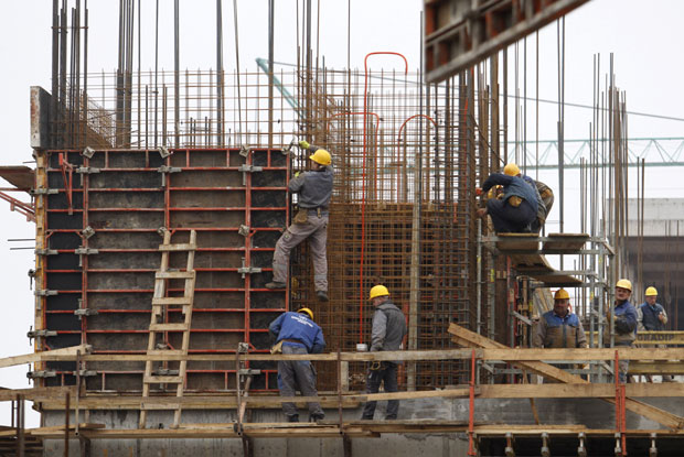 Преговори око висине зарада: Од јануара најнижа плата 550 марака?